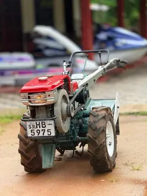 Kubota K700 2016 Tractor (Used)