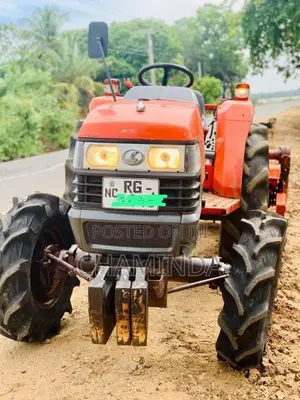 Kubota 4 WD 2019 Tractor (Used)