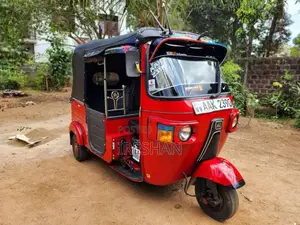 Bajaj RE 205 2013 Three Wheel (Used)