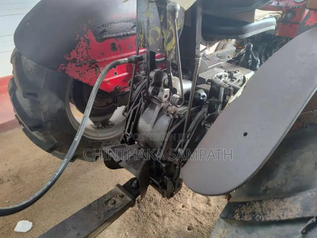 Massey-Ferguson 240 1998 Tractor (Used)