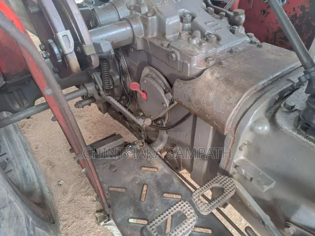 Massey-Ferguson 240 1998 Tractor (Used)