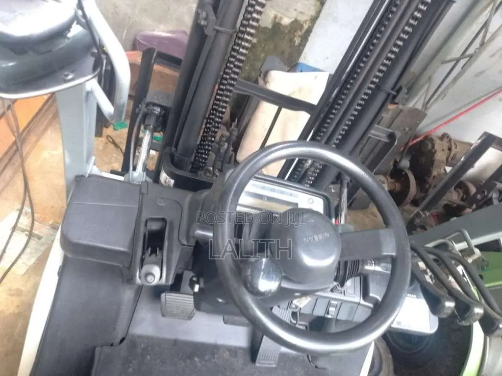 Nissan Forklift 2013 Heavy-Duty (Used)
