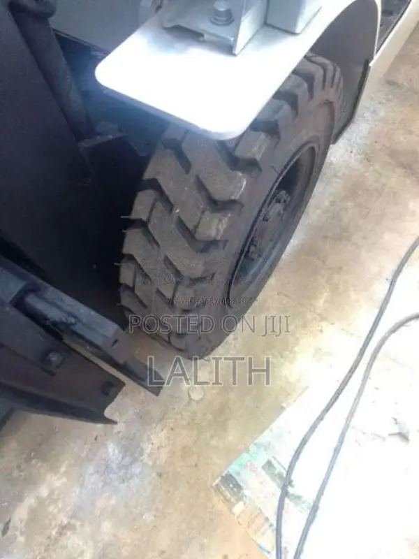 Nissan Forklift 2013 Heavy-Duty (Used)