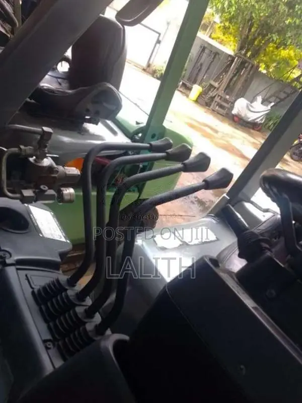 Nissan Forklift 2013 Heavy-Duty (Used)