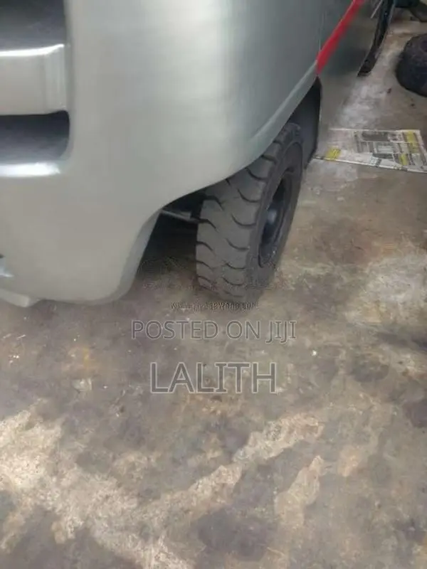Nissan Forklift 2013 Heavy-Duty (Used)