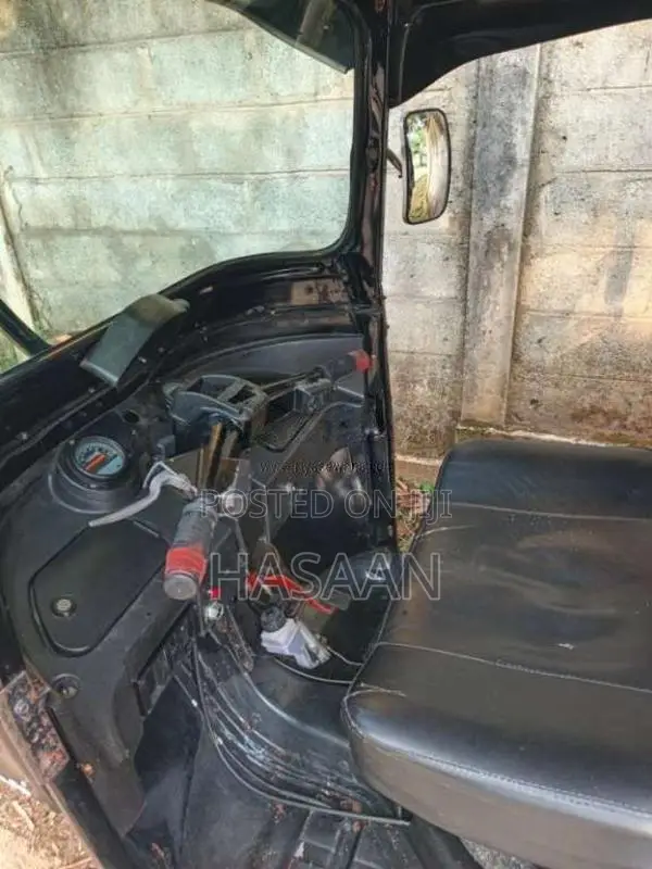Bajaj 4 Stroke 2012 Three Wheel (Used)