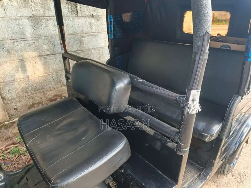 Bajaj 4 Stroke 2012 Three Wheel (Used)