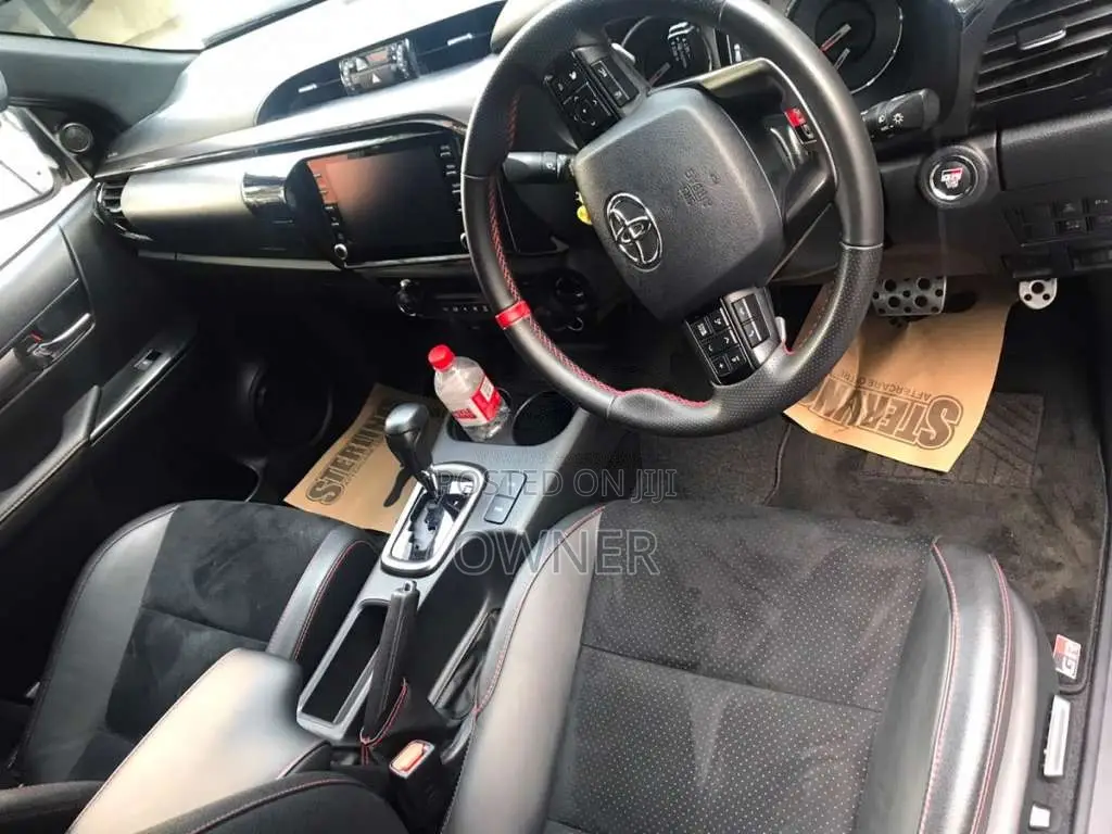 Toyota Hilux GR Sport 2024 Pickup (Used)