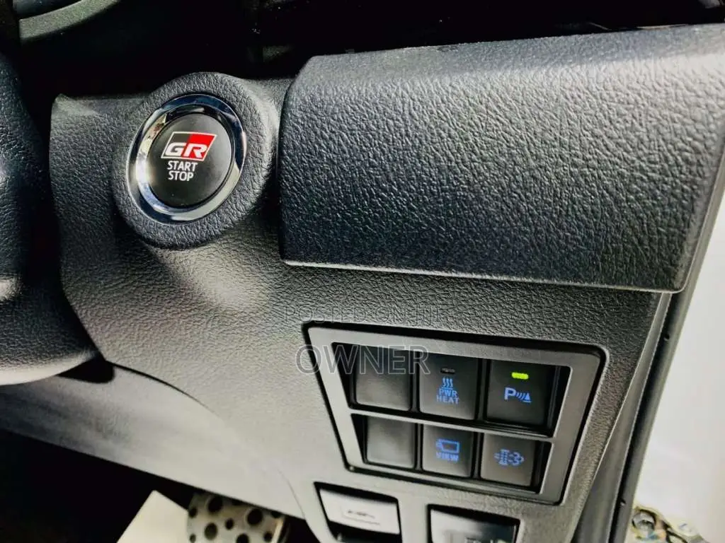 Toyota Hilux GR Sport 2024 Pickup (Used)