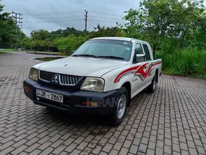 Mitsubishi L200 2004 Pickup (Used)