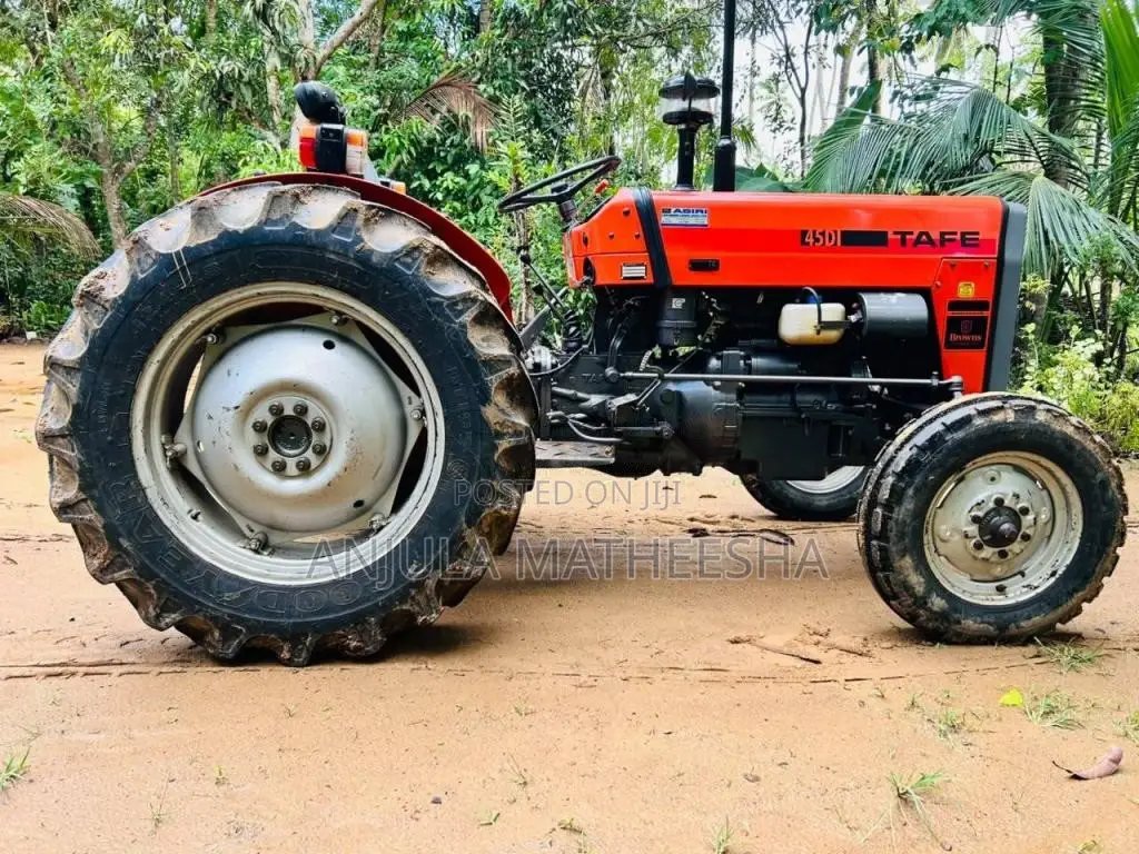 TAFE TAFR 2021 Tractor (Used)