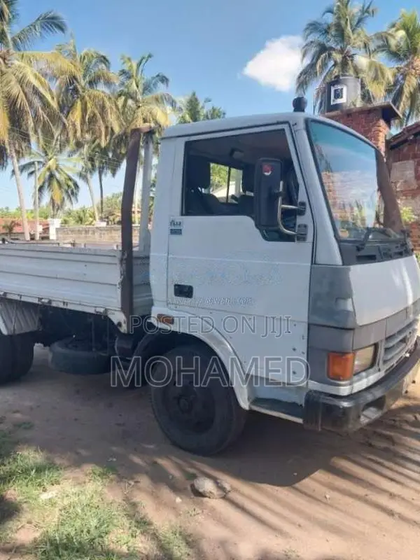 Tata 407 2011 Heavy-Duty (Used)
