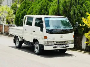 Toyota CrewCab 2001 Crew Cab (Used)