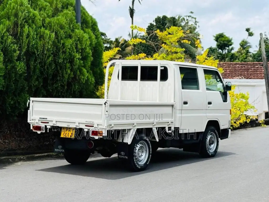 Toyota CrewCab 2001 Crew Cab (Used)