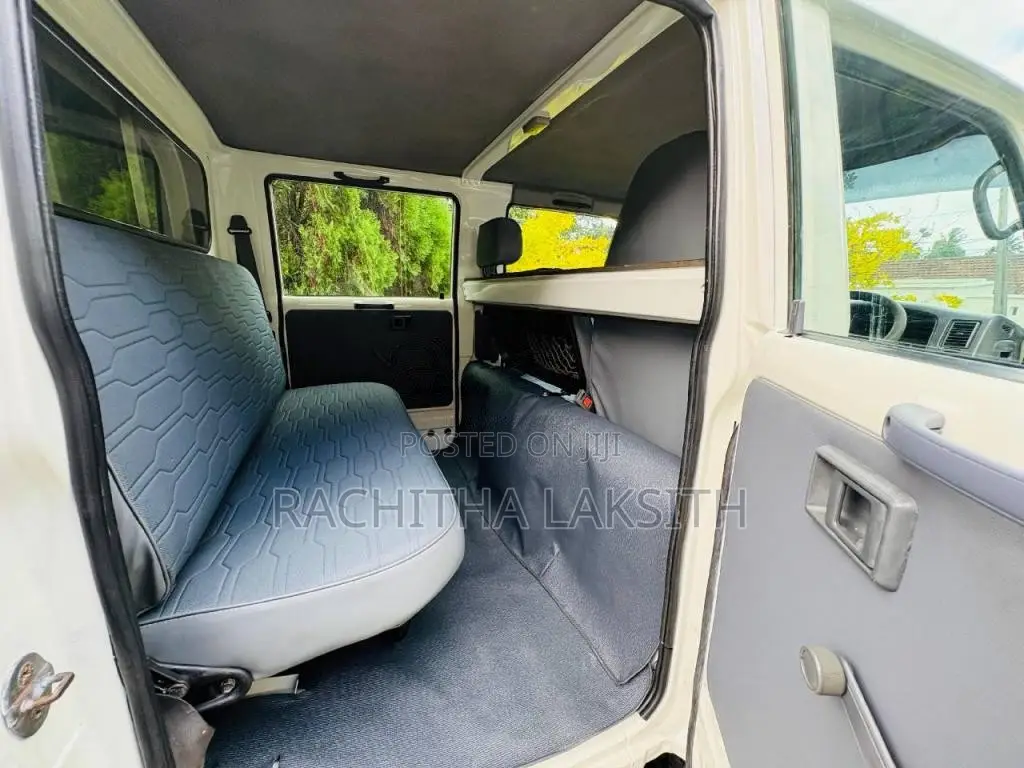 Toyota CrewCab 2001 Crew Cab (Used)