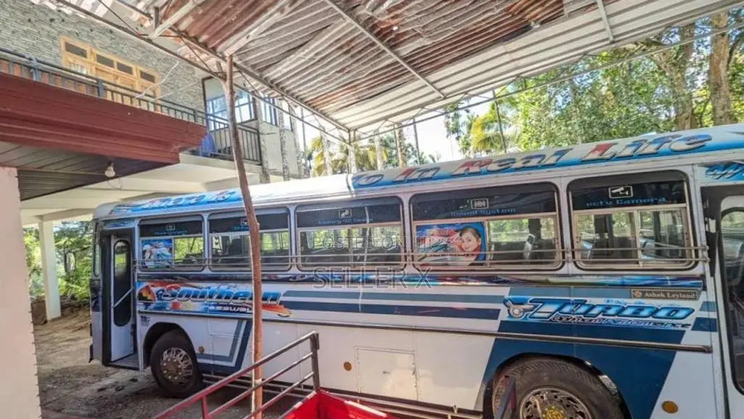 Ashok-Leyland Viking 2011 Bus (Used)
