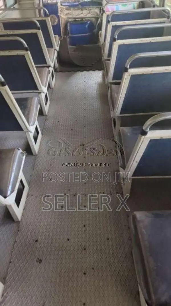 Ashok-Leyland Viking 2011 Bus (Used)