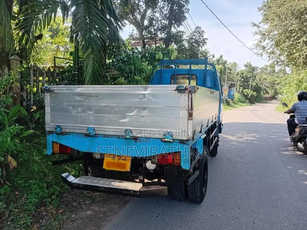 Isuzu ELF 250 1988 Lorry (Used)