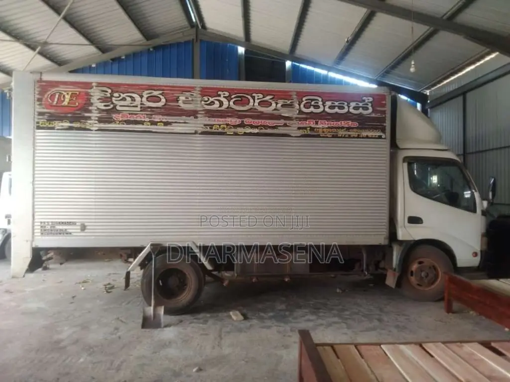 Toyota Dyna 2004 Lorry (Used)