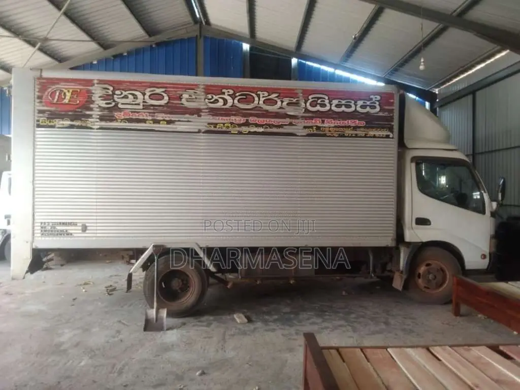 Toyota Dyna 2004 Lorry (Used)