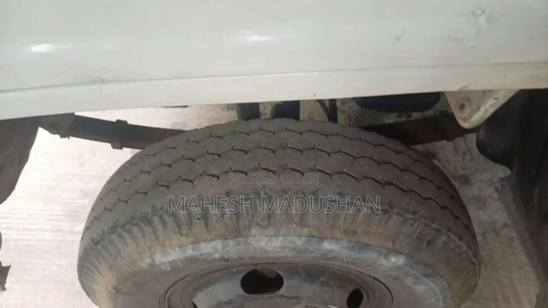 Isuzu ELF 1978 Lorry (Used)