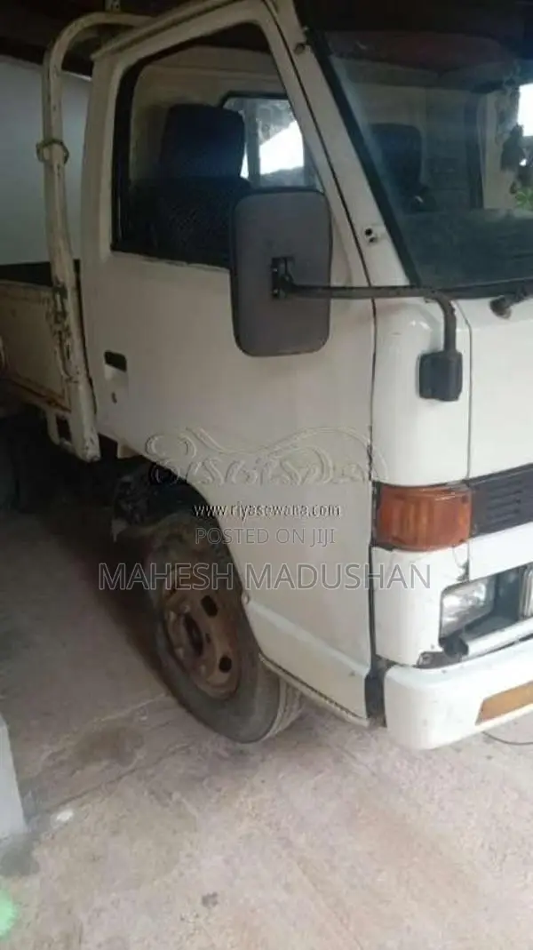 Isuzu ELF 1978 Lorry (Used)