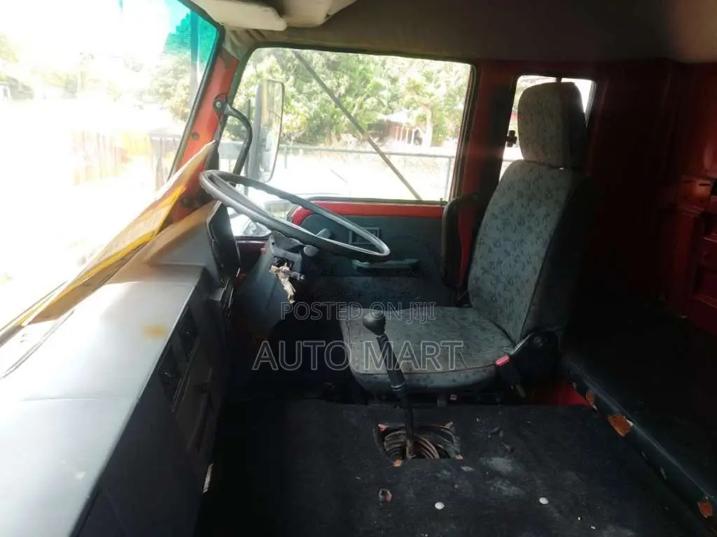 Tata 1613 6 Wheel Tank 2010 Lorry (Used)