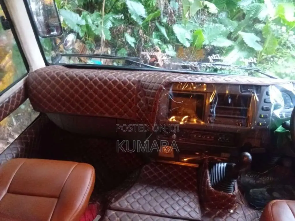 Mitsubishi Rosa 2015 Bus (Used)