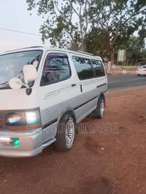 Toyota Hiace 1990 Van (Used)
