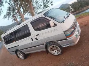 Toyota Hiace 1990 Van (Used)