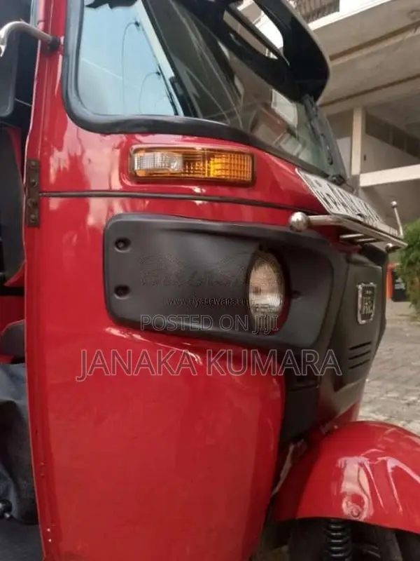 Bajaj 4 Stroke 2015 Three Wheel (Used)