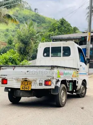 Daihatsu Hijet 2002 Lorry (Used)
