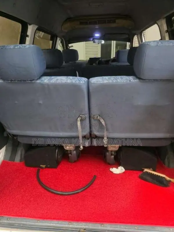 Toyota Noah 1997 Van (Used)