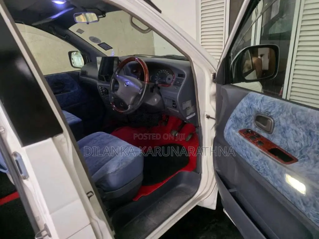 Toyota Noah 1997 Van (Used)