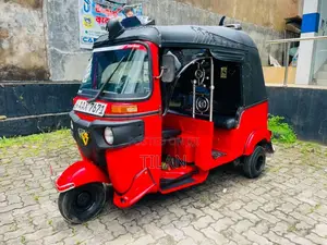 Bajaj 4 Stroke 2015 Three Wheel (Used)