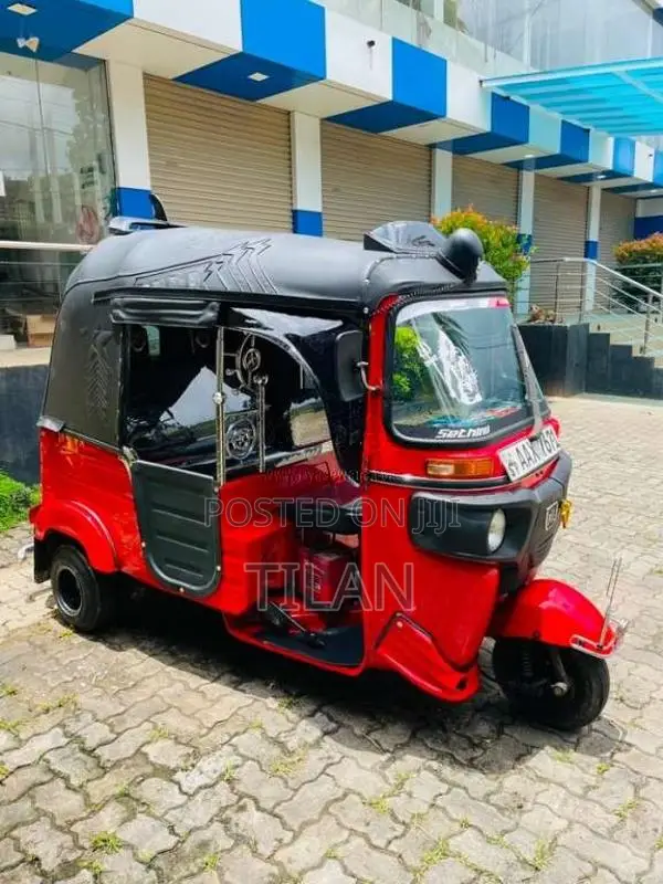 Bajaj 4 Stroke 2015 Three Wheel (Used)