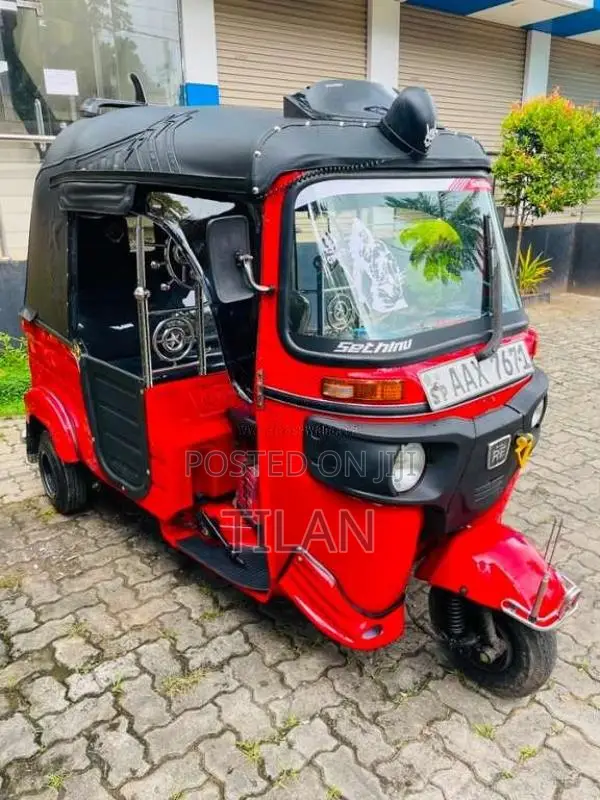 Bajaj 4 Stroke 2015 Three Wheel (Used)