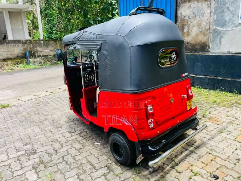Bajaj 4 Stroke 2015 Three Wheel (Used)