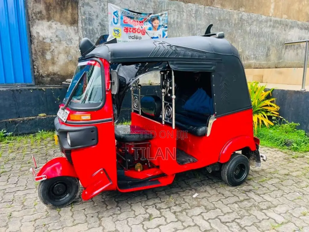 Bajaj 4 Stroke 2015 Three Wheel (Used)