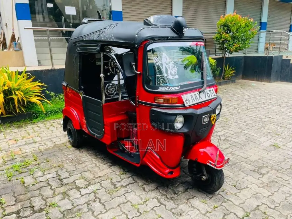 Bajaj 4 Stroke 2015 Three Wheel (Used)