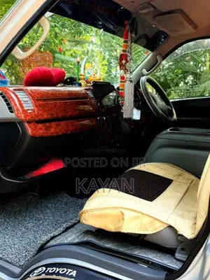 Toyota 200 Kdh 2007 Van (Used)