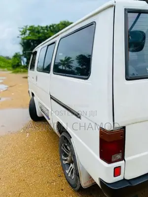 Mitsubishi L300 1988 Van (Used)