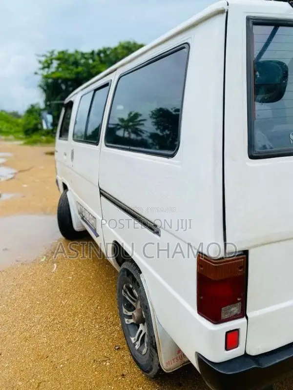 Mitsubishi L300 1988 Van (Used)