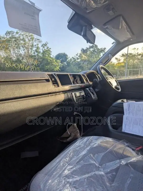 Toyota HIACE GDH 223B 2026 Van Brand New