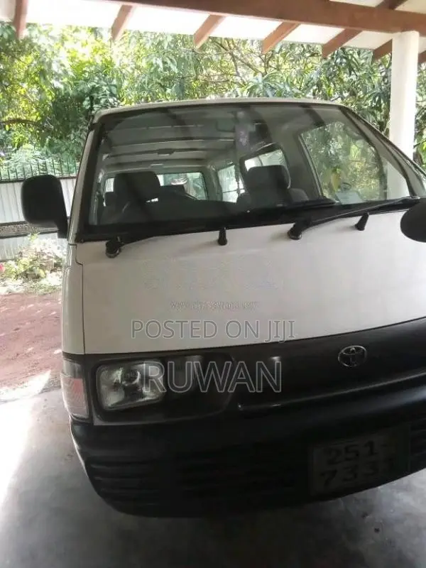 Toyota CR27 1992 Van (Used)