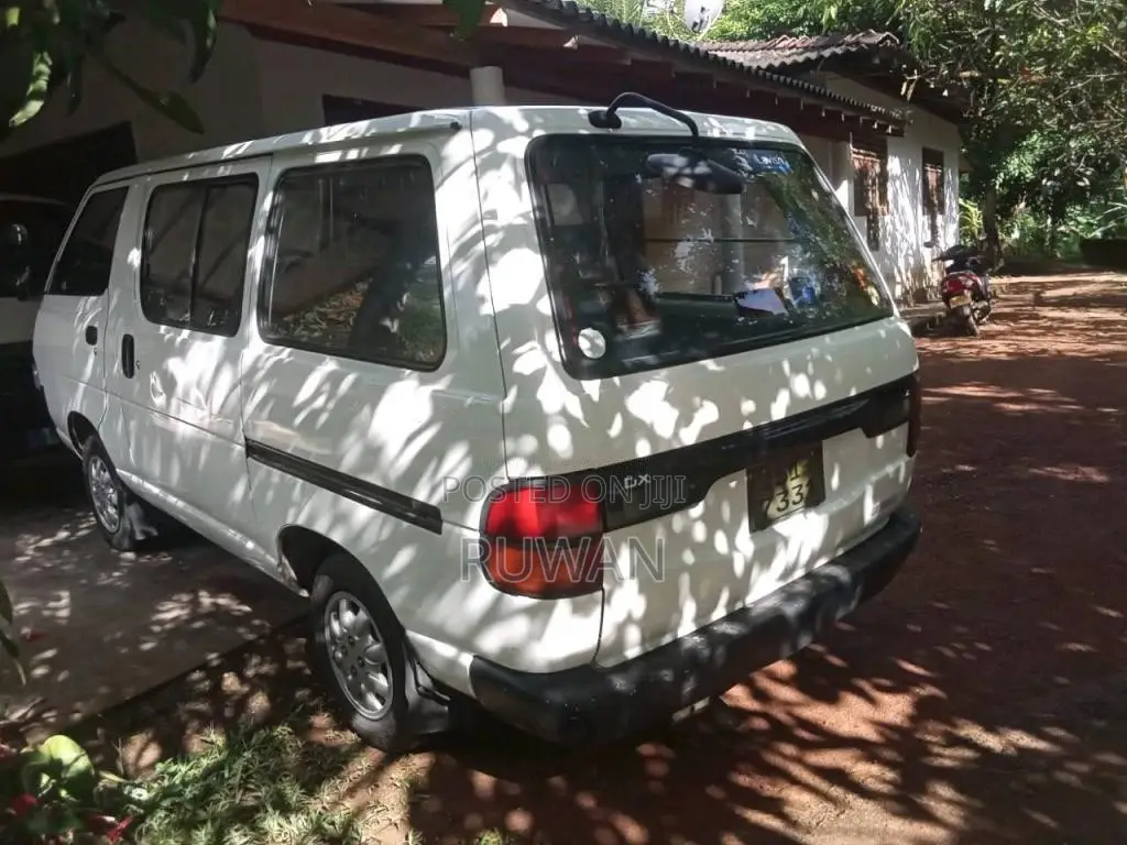 Toyota CR27 1992 Van (Used)