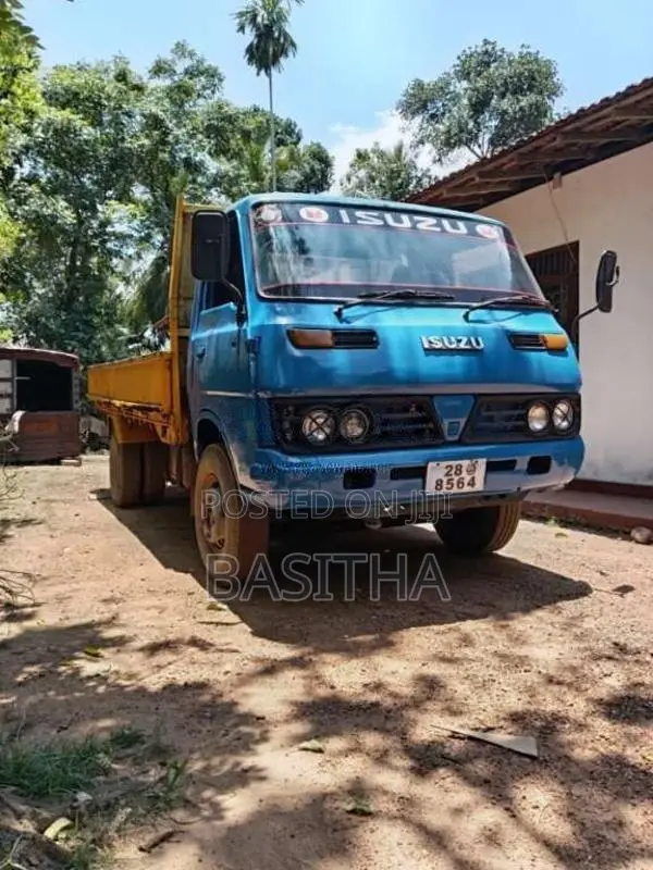 Isuzu ELF 1983 Lorry (Used)