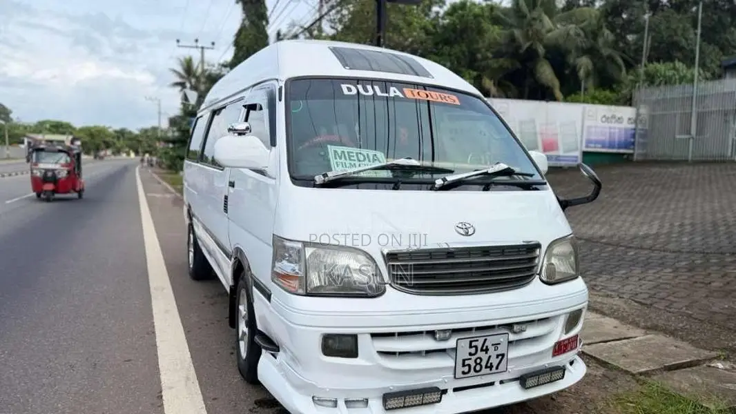 Toyota Dolphin 1991 Van (Used)