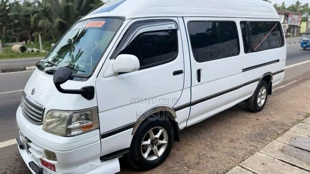 Toyota Dolphin 1991 Van (Used)