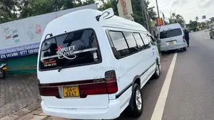 Toyota Dolphin 1991 Van (Used)